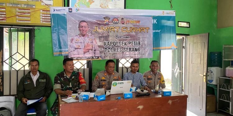 Dengar Curhatan  Masyarakat Oleh Kapolsek Petir Polres Serang Melalui Giat Jum’at Curhat Presisi