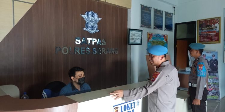 Sipropam Polres Serang Lakukan Sidak Dibagian Pelayanan  Masarakat