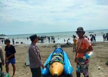 Pengamanan personil Polsek Anyar Polres Cilegon Polda Banten pada Pantai diwilayah Kec. Anyar