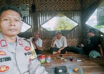 Bhabinkamtibmas Polsek Cileles Polres Lebak Sambang Warga Sampaikan pesan Kamtibmas