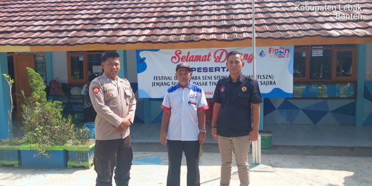 Personil Polsek Sajira Polres Lebak Silaturahmi dengan Guru SDN 1 Sajira Sampaikan Pesan Kamtibmas