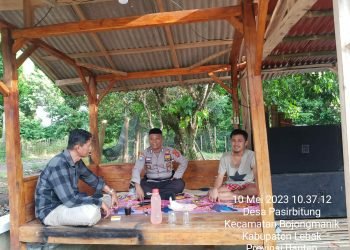 Bhabinkamtibmas Polsek Bojongmanik Polres Lebak Sambangi warga di Desa Binaan