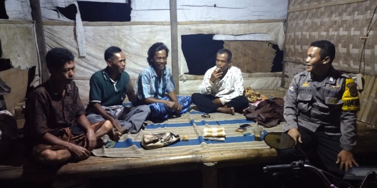 Ayo Aktif Jaga Kamtibmas, Personel Bhabinkamtibmas Polsek Mancak Polres Cilegon Polda Banten Dialogis Bareng Kalangan Muda