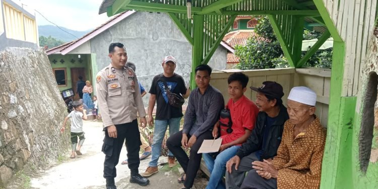Polsek Bojongmanik Polres Lebak Patroli Sekitar Perkantoran Yang Ada Di Kecamatan Bojongmanik
