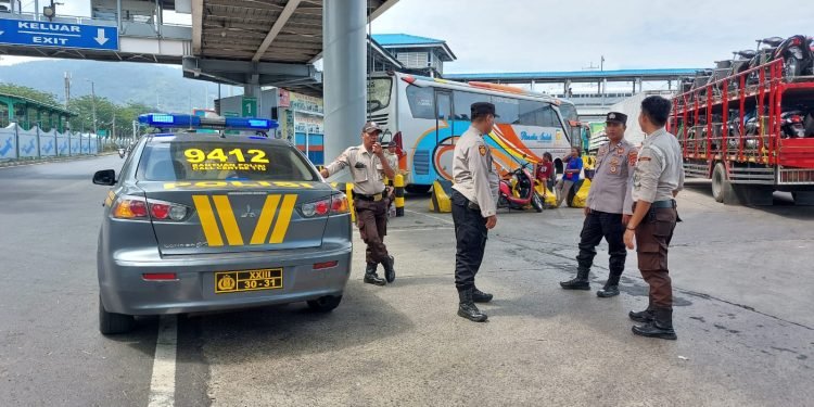 Menjaga Harkamtibmas, Personel Polsek Kskp Merak Polres Cilegon Polda Banten Laksanakan Sambang dan Patroli Dialogis