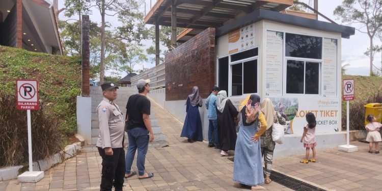 Pastikan Libur Akhir Pekan Kondusif, Jajaran Personel Polsek Mancak Polres Cilegon Polda Banten Sambangi D’Mangku Farm