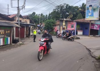 Strong Point Pagi, Jajaran Personel Polsek Mancak Polres Cilegon Polda Banten Berikan Pelayanan Terhadap Aktivitas Masyarakat