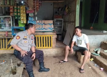 Polisi RW  Melaksanakan Sambang Warga dengan Oleh Banit Patroli Subsektor Tunjung Teja Polres Serang