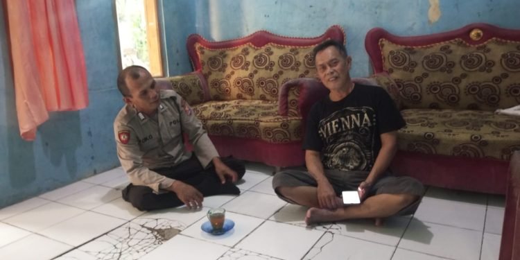 Polisi RW Melaksanakan Sambang Warga Oleh Banit Patroli Subsektor Tunjung Teja Polres Serang
