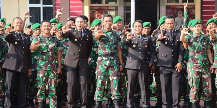 Wujud Soliditas, Dandim 0603 Lebak dan Danyon Mekanis 318/AY Berikan Kejutan Kapolres Lebak