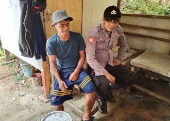 Mempererat Silaturahmi Anggota Polsek Cirinten Polres Lebak Sambang Kepada Warga masyarakat