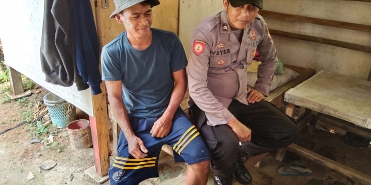 Mempererat Silaturahmi Anggota Polsek Cirinten Polres Lebak Sambang Kepada Warga masyarakat