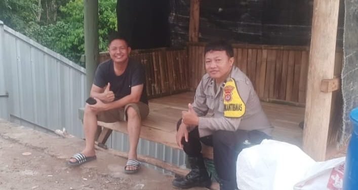 Wujudkan Harkamtibmas, Upaya Personel Bhabinkamtibmas Polsek Mancak Polres Cilegon Polda Banten Dekatkan Diri Dengan Tokoh Pemuda