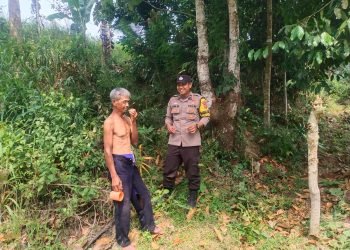 Di manapun Dan Kapanpun, Personel Bhabinkamtibmas Polsek Mancak Polres Cilegon Polda Banten Dekatkan Diri Dengan Tokoh Masyarakat