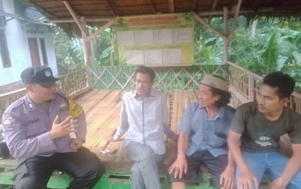 Edukasi Warga Desa Binaan, Personel Bhabinkamtibmas Polsek Mancak Polres Cilegon Polda Banten Sampaikan Pesan Kamtibmas