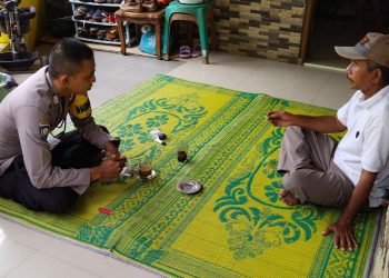 Dialogis Dan Ngopi Bareng Tokoh Masyarakat, Upaya Personel Bhabinkamtibmas Polsek Mancak Polres Cilegon Polda Banten Ciptakan Kamtibmas