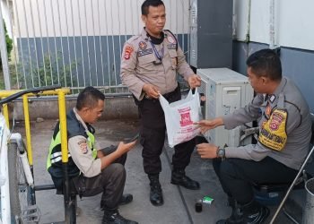 Sowan senyum Sapa Salam,Bhabinkamtibmas Polsek Puloampel Polres Cilegon Polda Banten Sisipkan Pesan-Pesan Kamtibmas