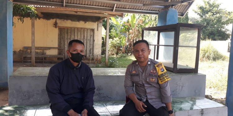 Bhabinkamtibmas Polsek Wanasalam Polres Lebak Rutin Laksanakan Giat Sambang Dan Silaturahmi Dengan Warga