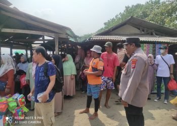 Pengamanan personil Polsek Anyar Polres Cilegon Polda Banten pada Pantai diwilayah Kec. Anyar