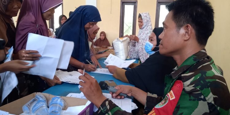 596 KPM Warga Masyarakat Desa Rangkasbitung Timur,Dapat Bantuan Beras