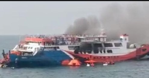 Telah Terjadi Kebaran Kapal Ferry Royce,Tim Gabungan Basarnas berhasil Memadamkan Api dan  Fokus Lakukan Evakuasi