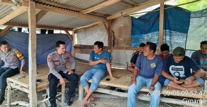 Berdialog dari Hati ke Hati, Kapolsek Cimarga Polres Lebak Laksanakan giat Jumat Curhat dengan Masyarakat