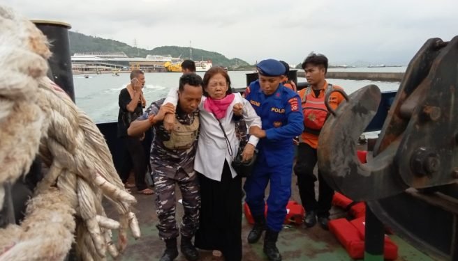 Ditpolairud Polda Banten Respon Cepat Evakuasi Kebakaran Kapal Ferry KMP ROYCE  1 di Merak