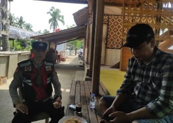 Eratkan  Silaturahmi & Komunikasi aktif, Personil Polsek  Cibeber sambangi  masyarakat Cibeber