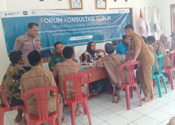 Pastikan Aman, Bhabinkamtibmas Polsek Panggarangan Polres Lebak Hadiri FKP Regsosek di Aula Desa Sogong