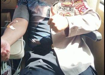 Kapolsek Kopo Polres Serang Mengikuti Kegiatan Donor Darah Yang Diselenggarakan PT. Marga Mandala Sakti