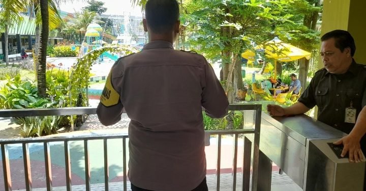 Ciptakan Kondusifitas Kamtibmas di hari Libur, Personel Polsek Cibeber Polres Cilegon Polda Banten lakukan Patroli Wisata Kolam Renang