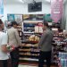 Jaga Kondusifitas Bhabinkamtibmas Polsek Wanasalam Polres Lebak Sambang dan patroli Dialogis Sejumlah Minimarket