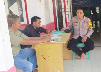Bhabinkamtibmas Polsek Wanasalam Polres Lebak Rutin Laksanakan Giat Sambang Dan Silaturahmi Dengan Warga