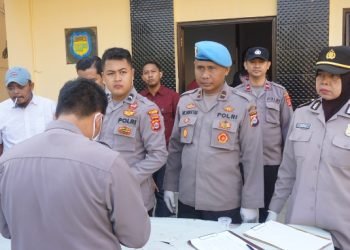 Cegah Pelanggaran Personil, Si Propam Polres Lebak Lakukan Tes Urine Personil