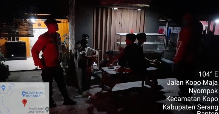 Polsek Kopo Polres Serang Melalui KRYD Melaksanakan Patroli Dialogis Antisipasi Gangguan Kamtibmas
