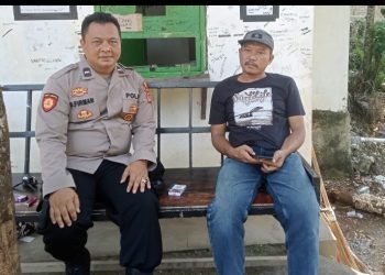 Polisi RW  Melaksanakan Sambang Warga dengan Oleh Banit Patroli Subsektor Tunjung Teja Polres Serang