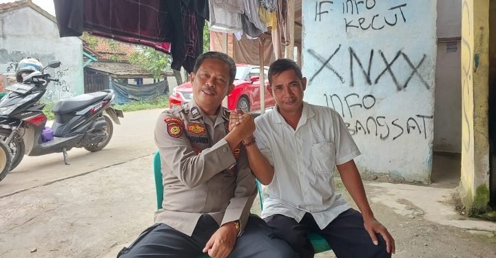 Giat Sambang Polmas RW,  KA SPKT Polsek Jawilan Polres Serang Kunjungi Warga