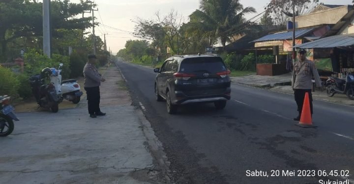 Ciptakan Kamtibcarlantas Personil Polsek Panggarangan Polres Lebak Laksanakan Giat Strong Point Didepan SMA Negri-1 Panggarangan