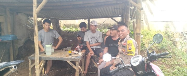 Sambang dan Silaturahmi Bhabinkamtibmas  Polsek Petir Polres Serang Dalam Menyampaikan Pesan Kamtibmas