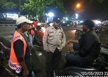 Cek Lokasi Parkir Depan Masjid Agung Polsek Rangkasbitung Polres Lebak Sampaikan Himbauan