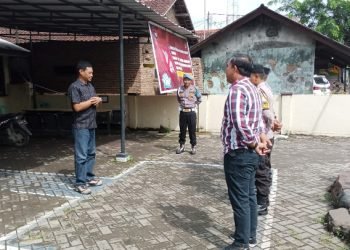 Pengamanan Markas Polsek Puloampel Polres Cilegon Polda Banten implementasikan SOP dalam kesehariannya guna mendukung program Quick Wins Presisi Polri