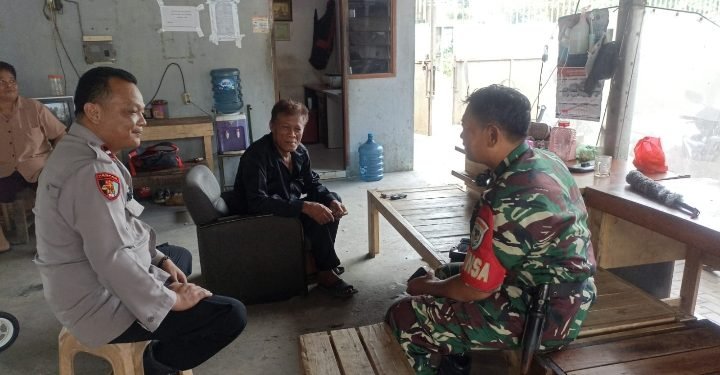 Bhabinkamtibmas Polsek Rangkasbitung Polres Lebak Dan Babinsa Giat Sambang Ke Desa Binaan Sekaligus Laksanakan Program “Guyub TNI POLRI”
