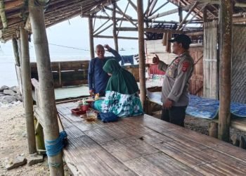 Bhabinkamtibmas Polsek Wanasalam Polres Lebak Rutin Laksanakan Giat Sambang Dan Silaturahmi Dengan Warga