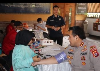 Kapolres Serang Ikut Donor Darah di PT Arwana