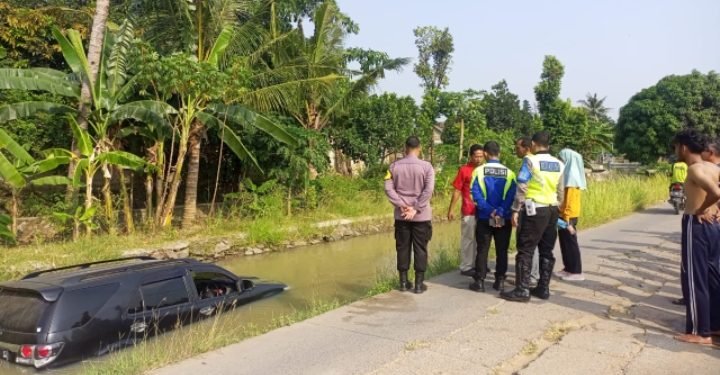 Satlantas Polres Cilegon Cek TKP Laka Lantas Tunggal