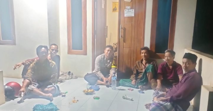 Sambung Rasa Dan Kemitraan, Personel Bhabinkamtibmas Polsek Mancak Polres Cilegon Rangkul Warga Desa Binaan