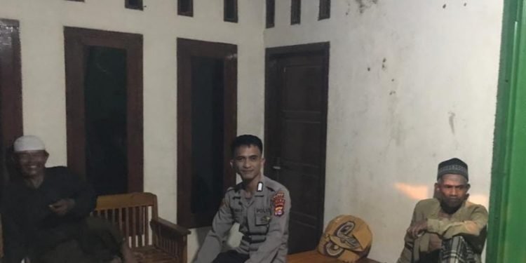 Dialog Dengan warga Ini Cara Bhabinkamtibmas Polsek Wanasalam Polres Lebak Sampaikan Pesan Kamtibmas