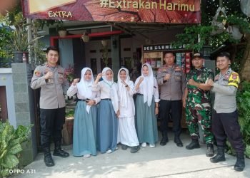 Guyub TNI POLRI Kapolsek Jawilan Polres Serang Bersama TNI Laksanakan Giat Himbau Kamtibmas