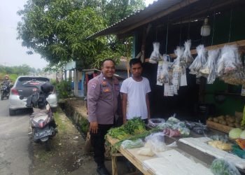 Polsek Rangkasbitung Polres Lebak Gandeng Pedagang Sayuran Berikan Himbauan Kamtibmas di Desa Binaan