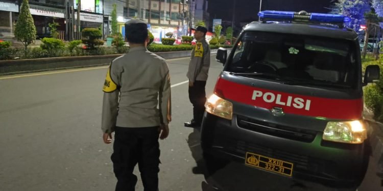 Cegah Tawuran pemuda dan Balap Liar di Malam hari!!! Polsek Cibeber Polres Cilegon Polda Banten lakukan KRYD malam hari